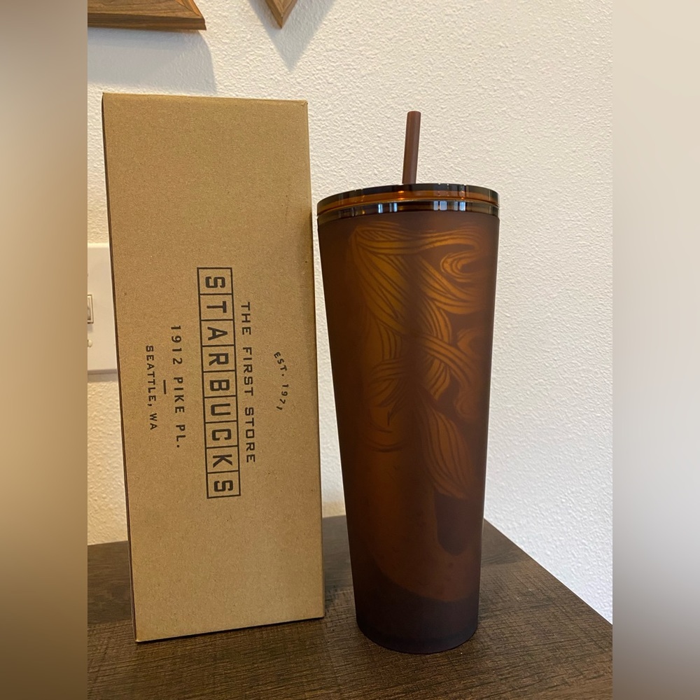 The First Starbucks Pike Place Amber Siren Soft Touch Plastic Cold Cup 24 oz
